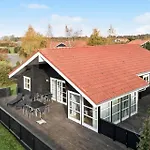 M12024-vaeggerlose-marielyst-strandpark-38 Bøtø By