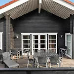 M12024-vaeggerlose-marielyst-strandpark-38 *