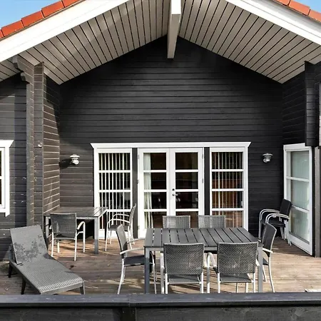 M12024-vaeggerlose-marielyst-strandpark-38 *